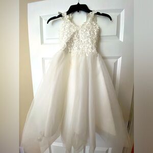 GORGEOUS LITTLE GIRLS FLOWER GIRL DRESS! IT'S ALMOST WEDDING SEASON!